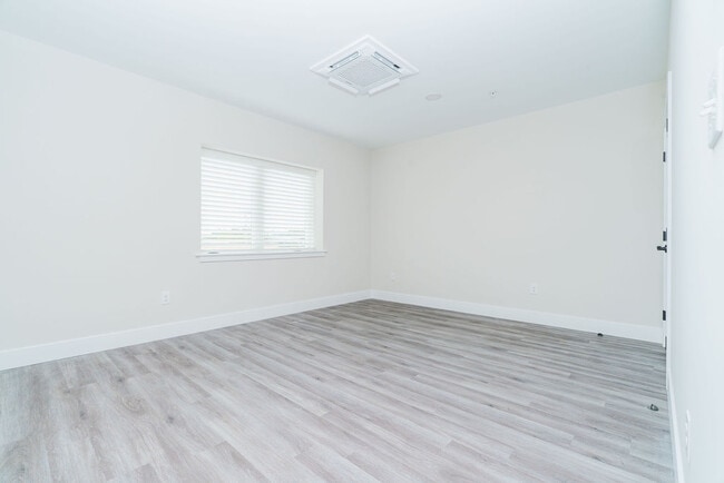 Primary Photo - Riverwalk Apartments