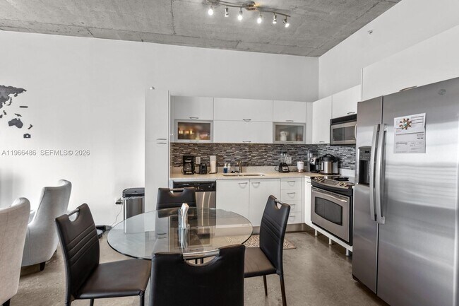 Building Photo - 133 NE 2nd Ave