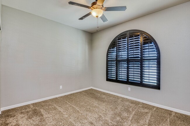 Building Photo - Beautiful East side House in Ventanas Subdivision