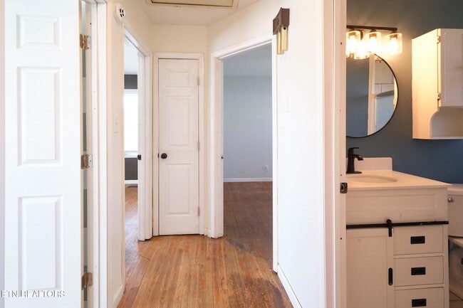 Building Photo - 548 Murray Rd NW