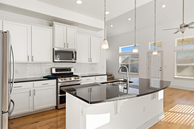 Building Photo - 7113 Cherry Beam Path