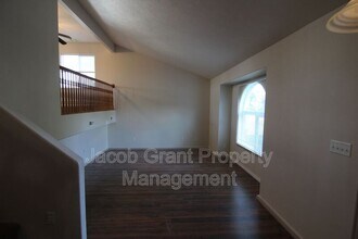 Building Photo - 4240 Willow Canyon Dr