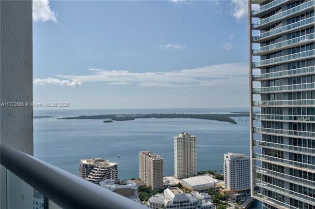 Building Photo - 475 Brickell Ave