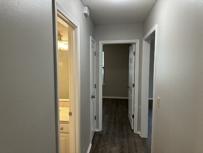 Building Photo - 2485 W Jane Cir Dr