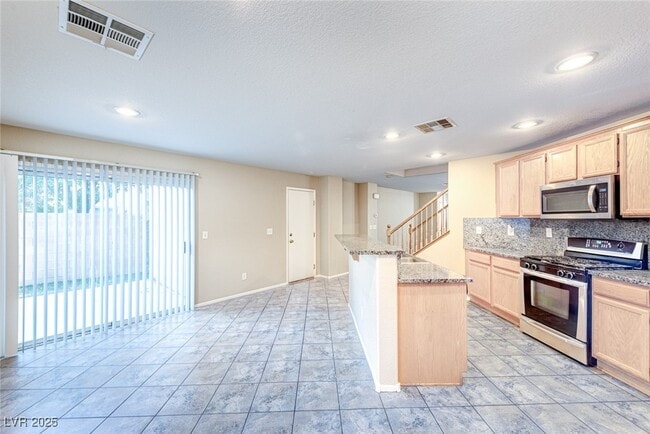 Building Photo - 670 Port Talbot Ave