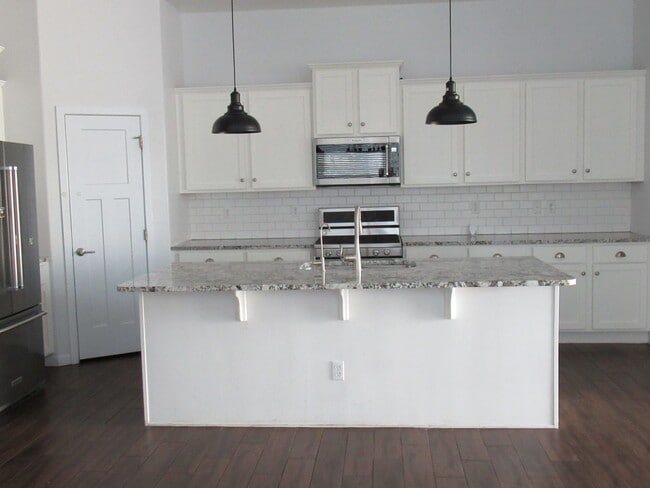 Building Photo - MULBERRY