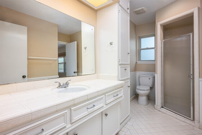 Building Photo - 14602 Oak Bend Dr