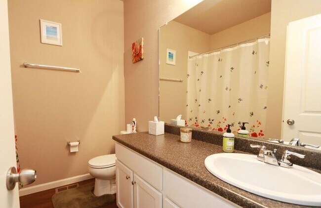 Building Photo - Charming Loveland 3-Bedroom Ranch with Modern Upgrades on a Large Cul-de-Sac Lot