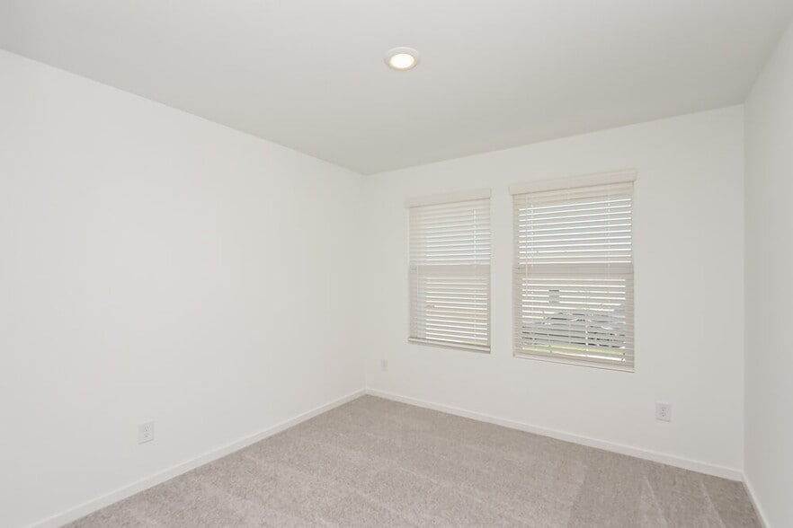 Building Photo - 10709 Revolver Dr