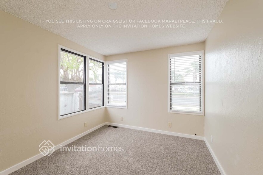 Building Photo - 1200 W 10th St