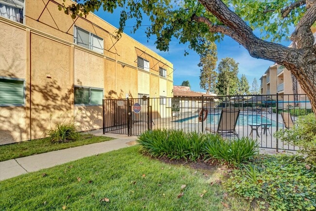 Building Photo - 6955 Alvarado Rd