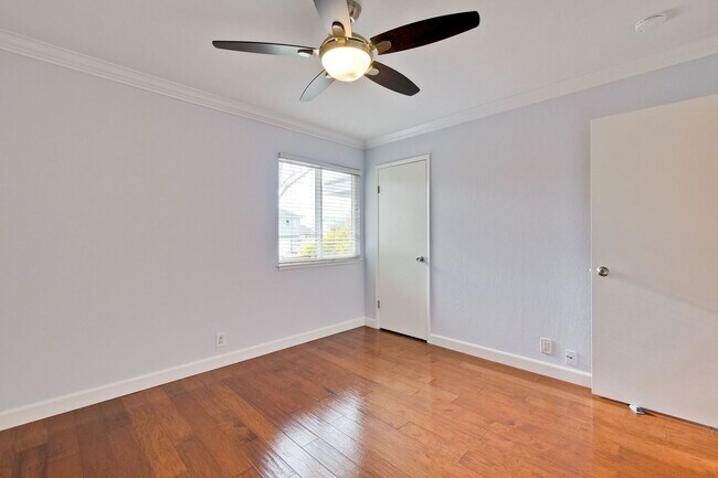 Building Photo - Warm and Inviting 3 bedroom, 2 Bath Home