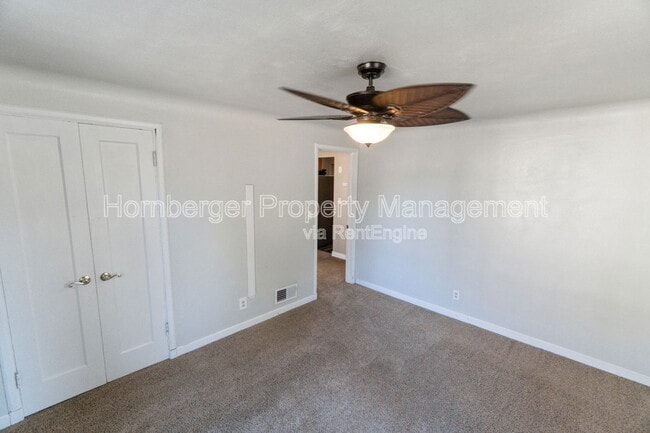 Building Photo - 2527 W Walton Ave