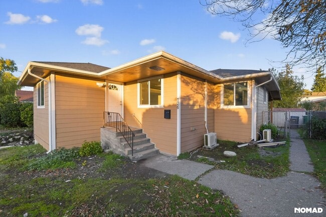 Building Photo - 126 K St NE