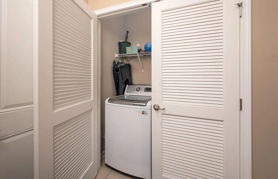 Building Photo - 700 Ferguson Ave