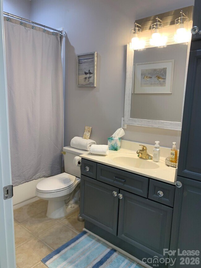 Building Photo - 9033 Rosalyn Glen Rd