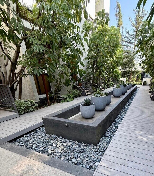 Building Photo - 500 E Del Mar Blvd