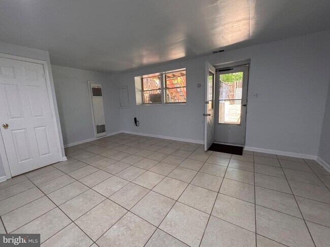 Building Photo - 6917 Villa-Del-Rey Ct