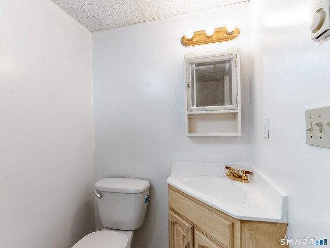 Building Photo - 97 Brussels Ave