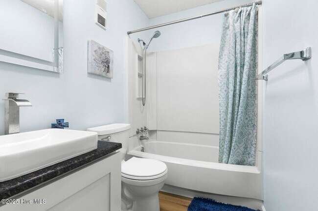 Building Photo - Fully Furnished Condo Available Short Term