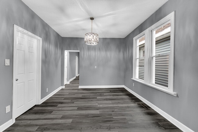 Building Photo - 5527 Alice Ave