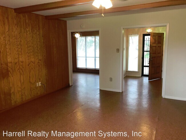 Building Photo - 2 br, 2 bath House - 13001 Woodway Dr.