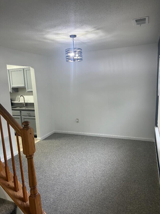 Building Photo - 157 W Market St