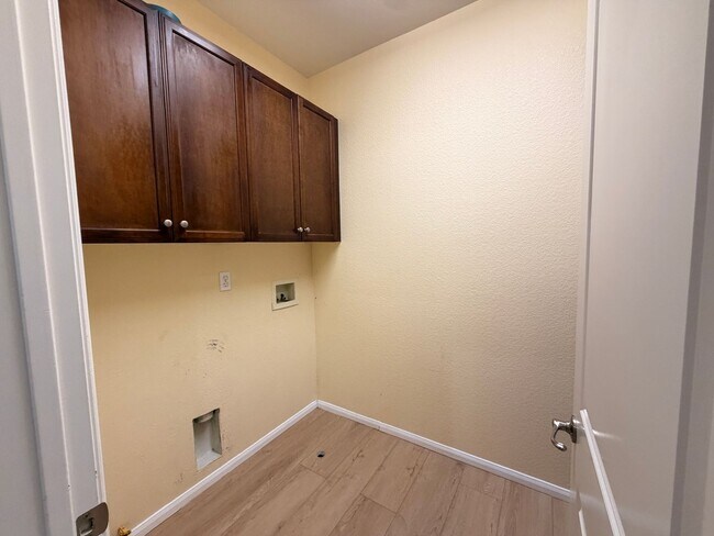 Building Photo - 1729 Cripple Creek Dr