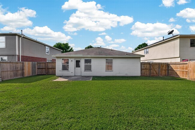 Building Photo - 19119 Yaupon Ranch Dr