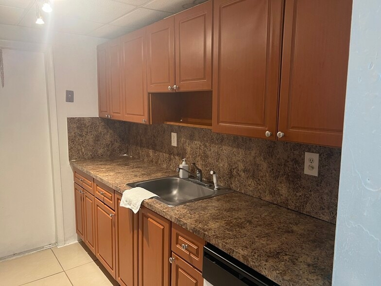 Building Photo - 13890 SW 90th Ave