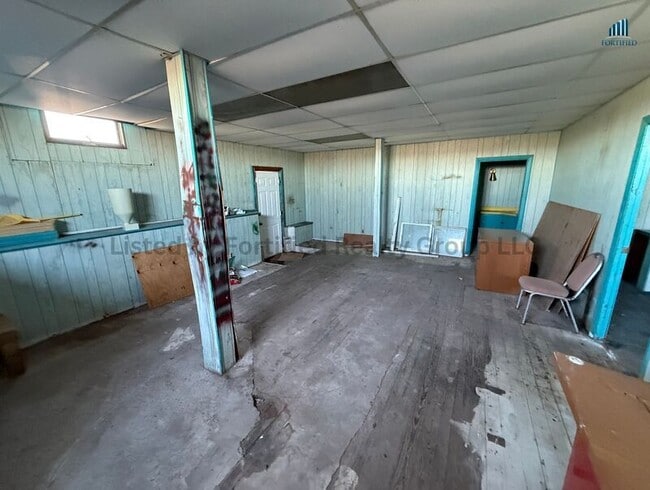 Building Photo - Garage Storage 297 Lindsey St.