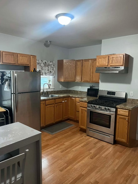 Building Photo - 219 Perkins St