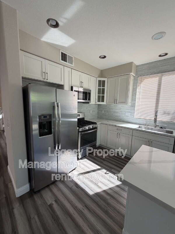 Building Photo - 4010 Hiller Ln