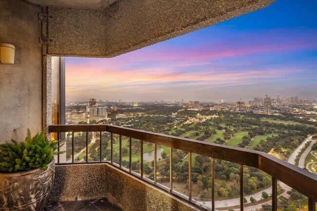 Building Photo - 2001 Holcombe Blvd