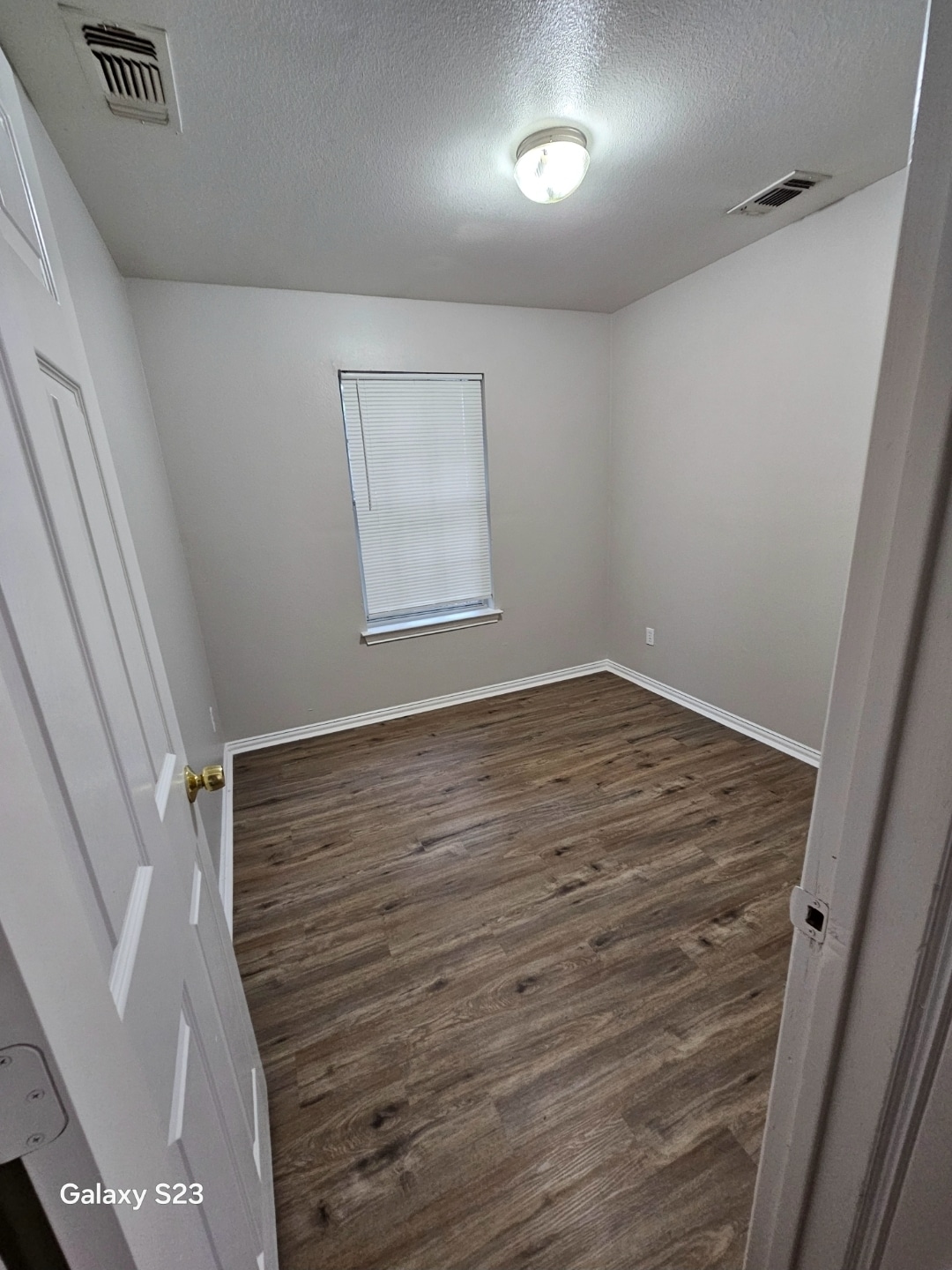 Building Photo - Room in Duplex on Stalcup Rd