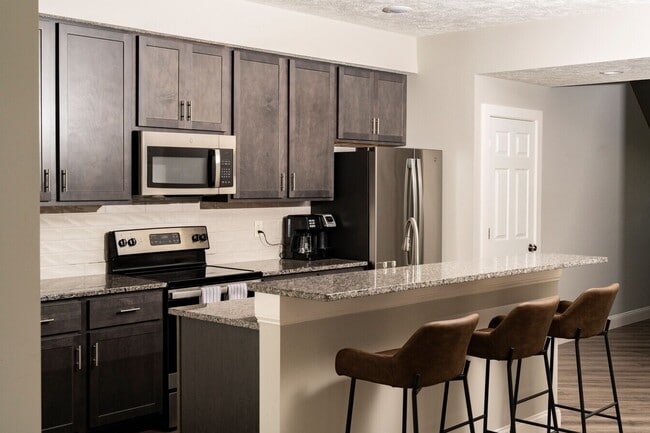 Building Photo - 3396-3442 Summers Gate Dr