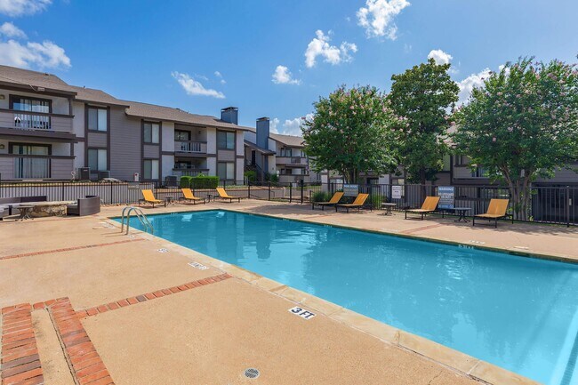 Building Photo - The Reserve at Lake Highlands