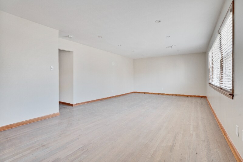 Building Photo - 414 Elm St