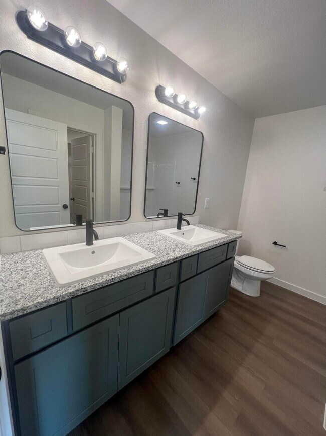 Building Photo - 3111 140th St