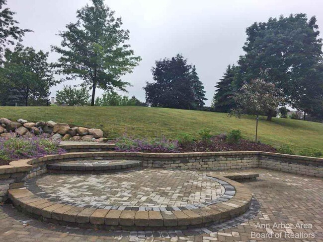 Building Photo - 1635 Weatherstone Dr