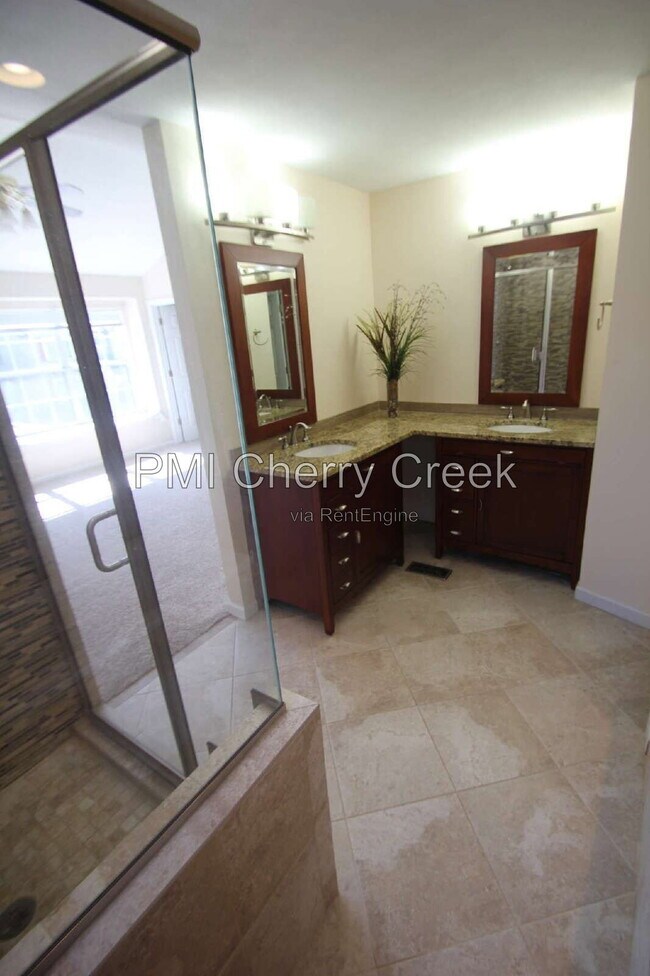 Building Photo - 9800 Foxhill Cir