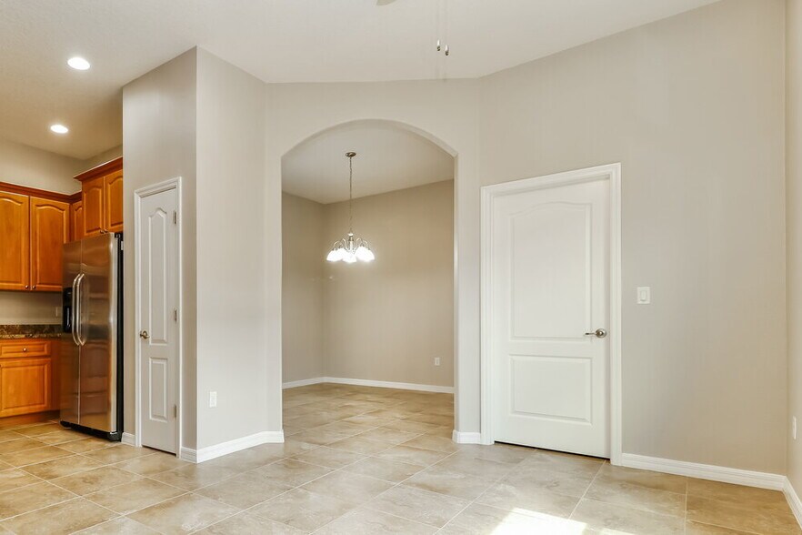 Building Photo - 4323 Sand Ridge Blvd