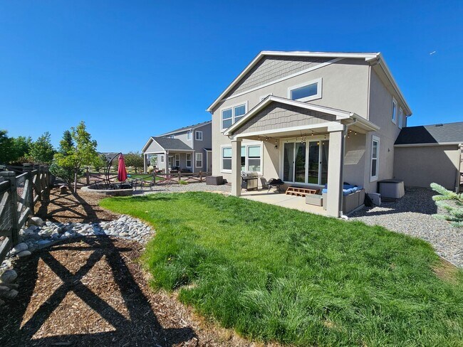 Building Photo - Beautiful 5-bedroom, 5-bathroom home in the desirable Banning Lewis Ranch community!