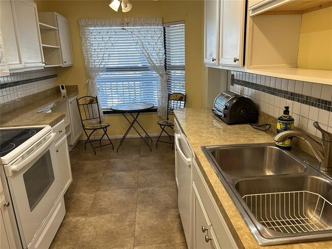 Building Photo - 1316 Pasadena Ave S