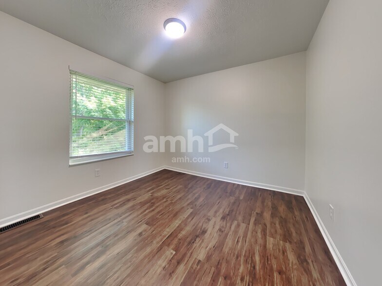 Building Photo - 6254 Elderberry Ct