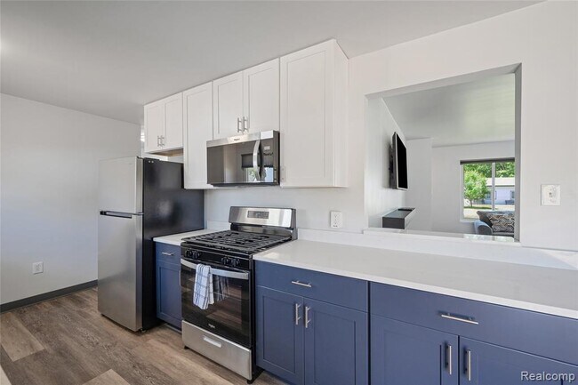 Building Photo - 9551 Kress Rd