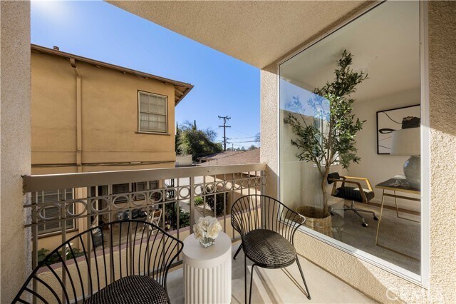 Building Photo - 335 S Sierra Madre Blvd