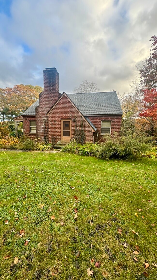 Primary Photo - 45 Hoppen Rd