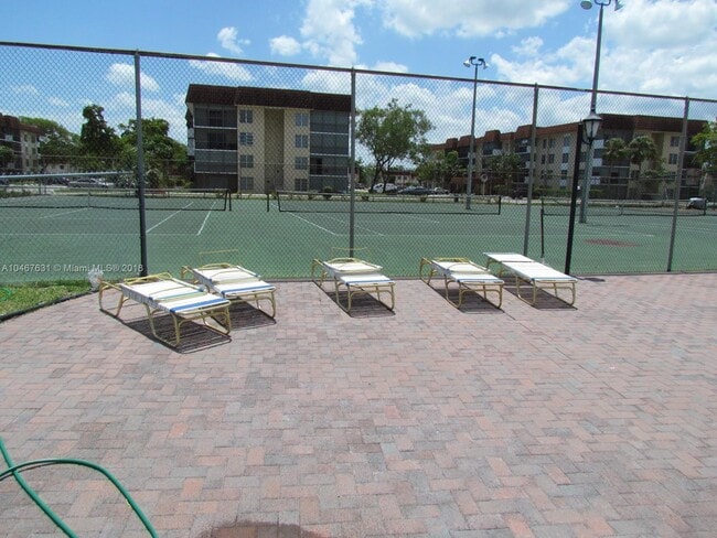 Building Photo - 4158 Inverrary Dr