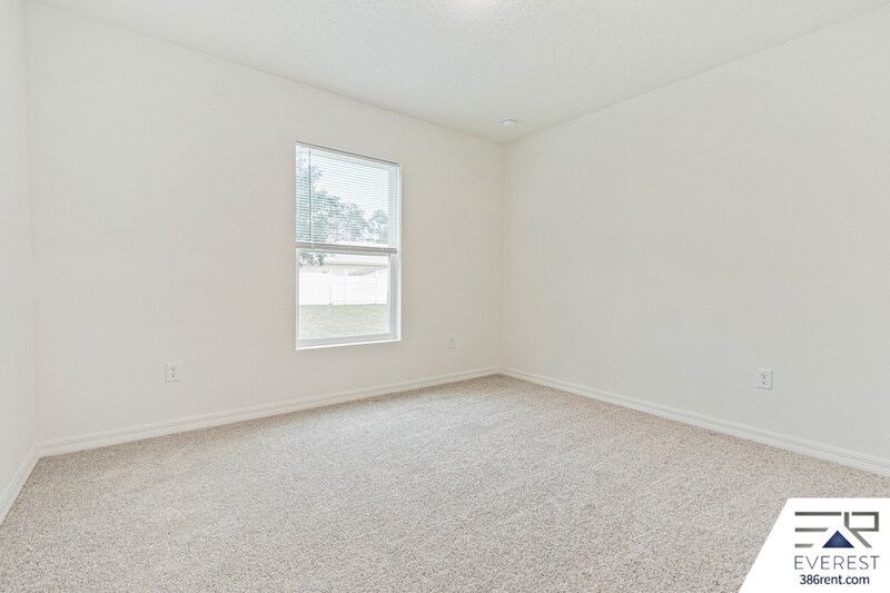 Building Photo - 9 Roxland Ln